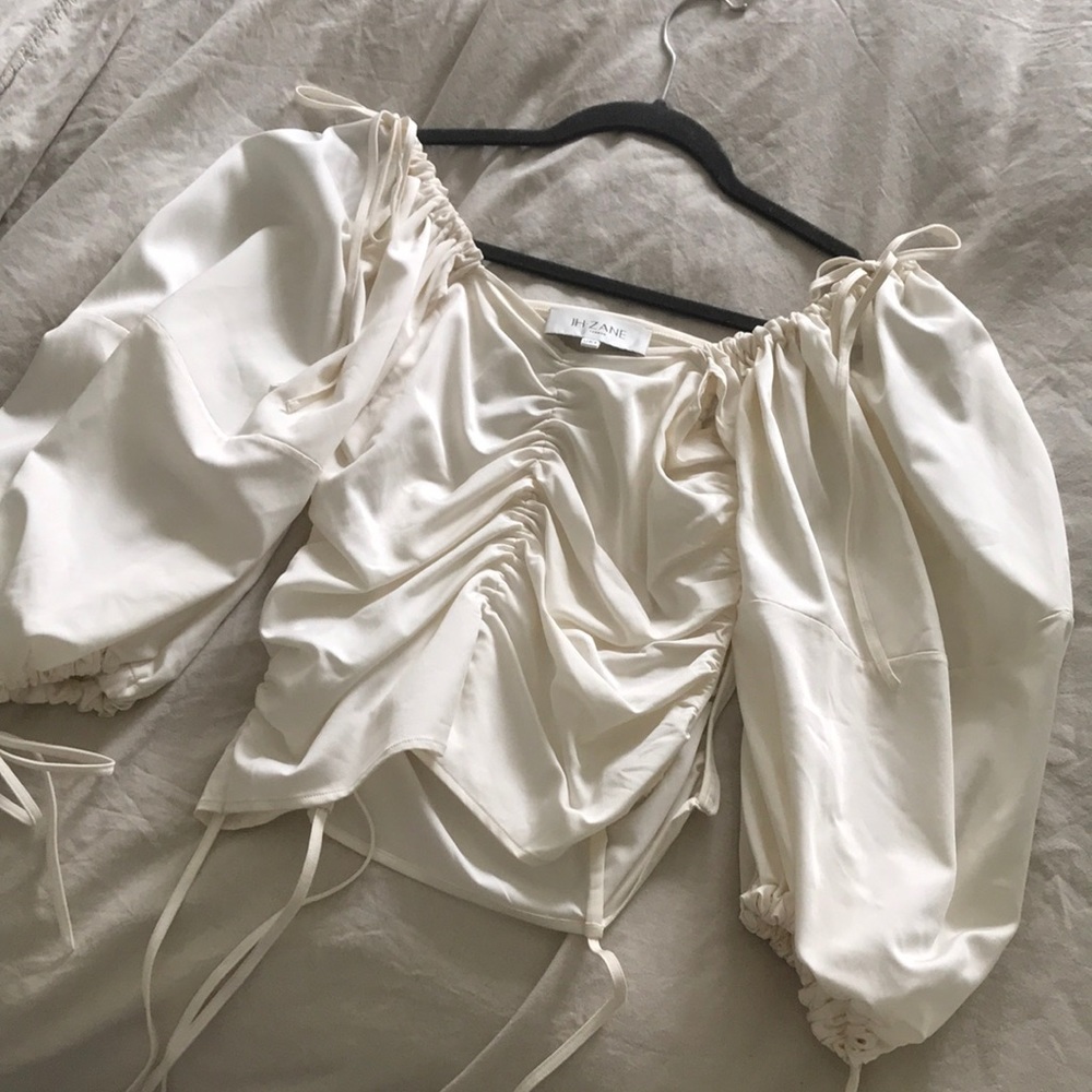 JH Zane Geeta Top - romantic cinched top with puff sleeve